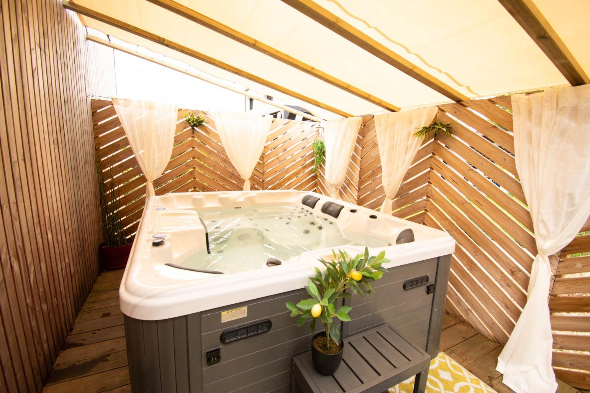 Studio Les 2 Fees - Jacuzzi - Deco Feerique Montfort-sur-Meu Экстерьер фото